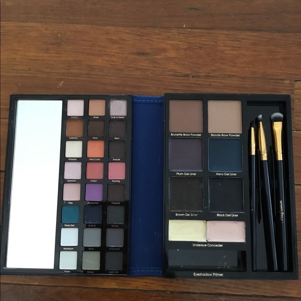 Eyes Profusion eyeshadow palette